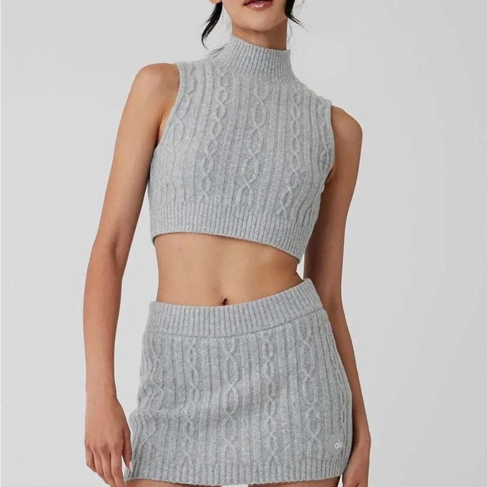 ALO YOGA  Cable Knit Winter Bliss Mock Neck Tank Top Heather Grey Size  XS NWOT